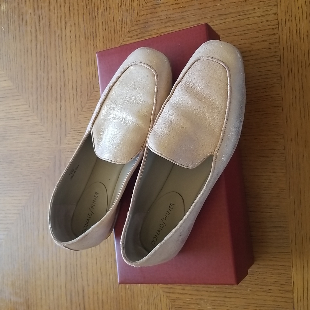 Donald Pliner Platinum Tumbled Metallic Ladies Loafers